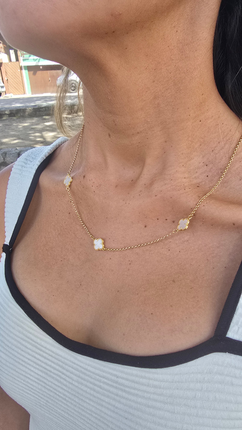 Colar Trevo Branco Banhado a Ouro 18k