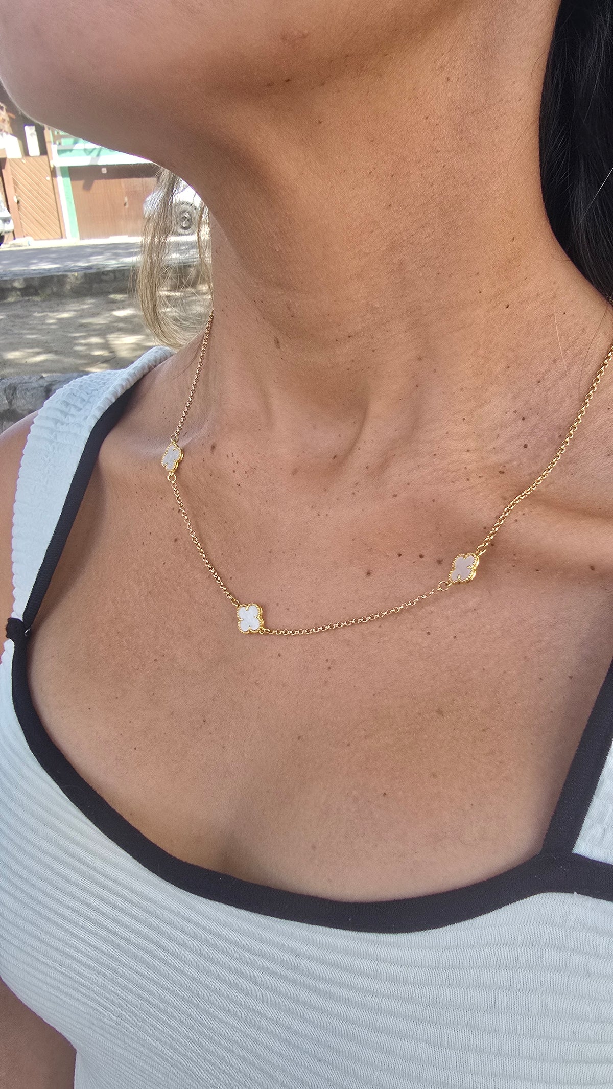 Colar Trevo Branco Banhado a Ouro 18k