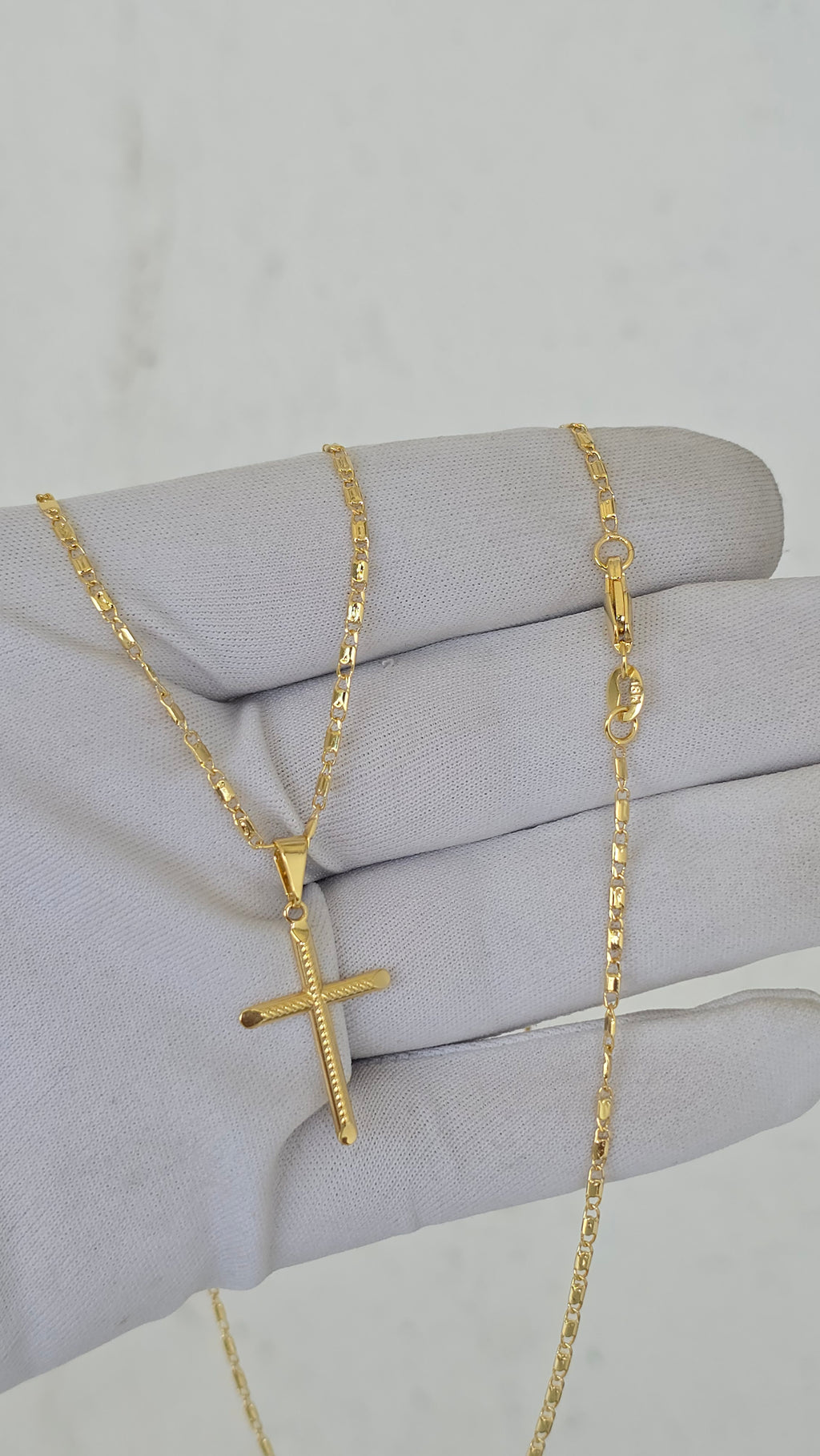 Corrente Oitinho 1,8mm Cruz Banhado a Ouro 18k