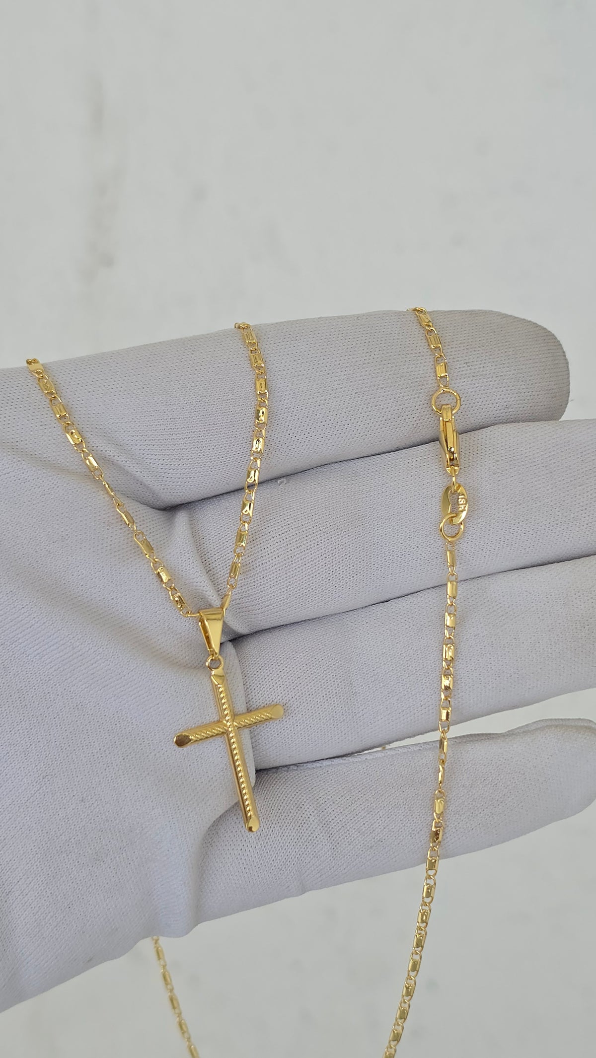 Corrente Oitinho 1,8mm Cruz Banhado a Ouro 18k