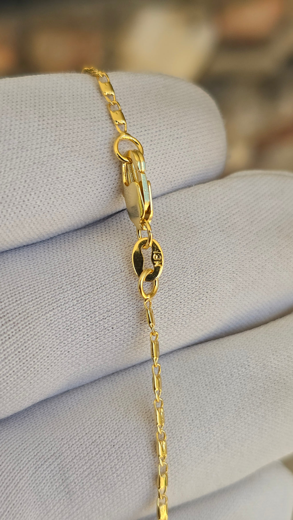 Corrente Oitinho 1,8mm nossa Senhora Banhada a Ouro 18k